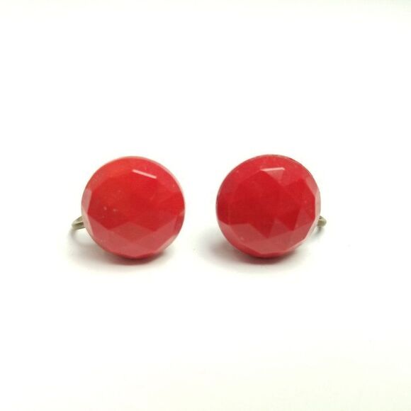 Vintage Little Red Faceted Dome Clip On Earrings, Screw Back Design, Retro - Picture 5 of 6